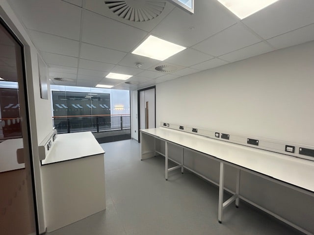 Kadans Science Office Design Laboratory