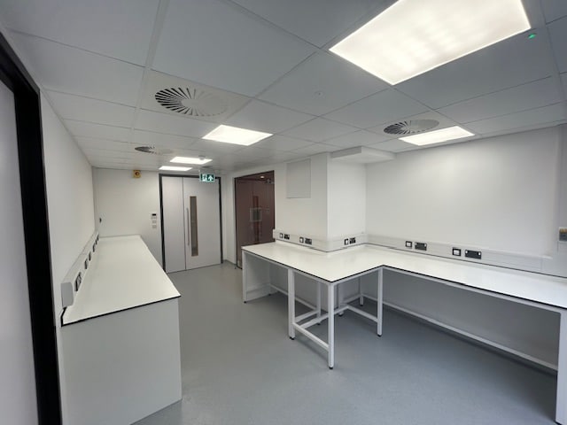 Kadans Science Office Design Laboratory